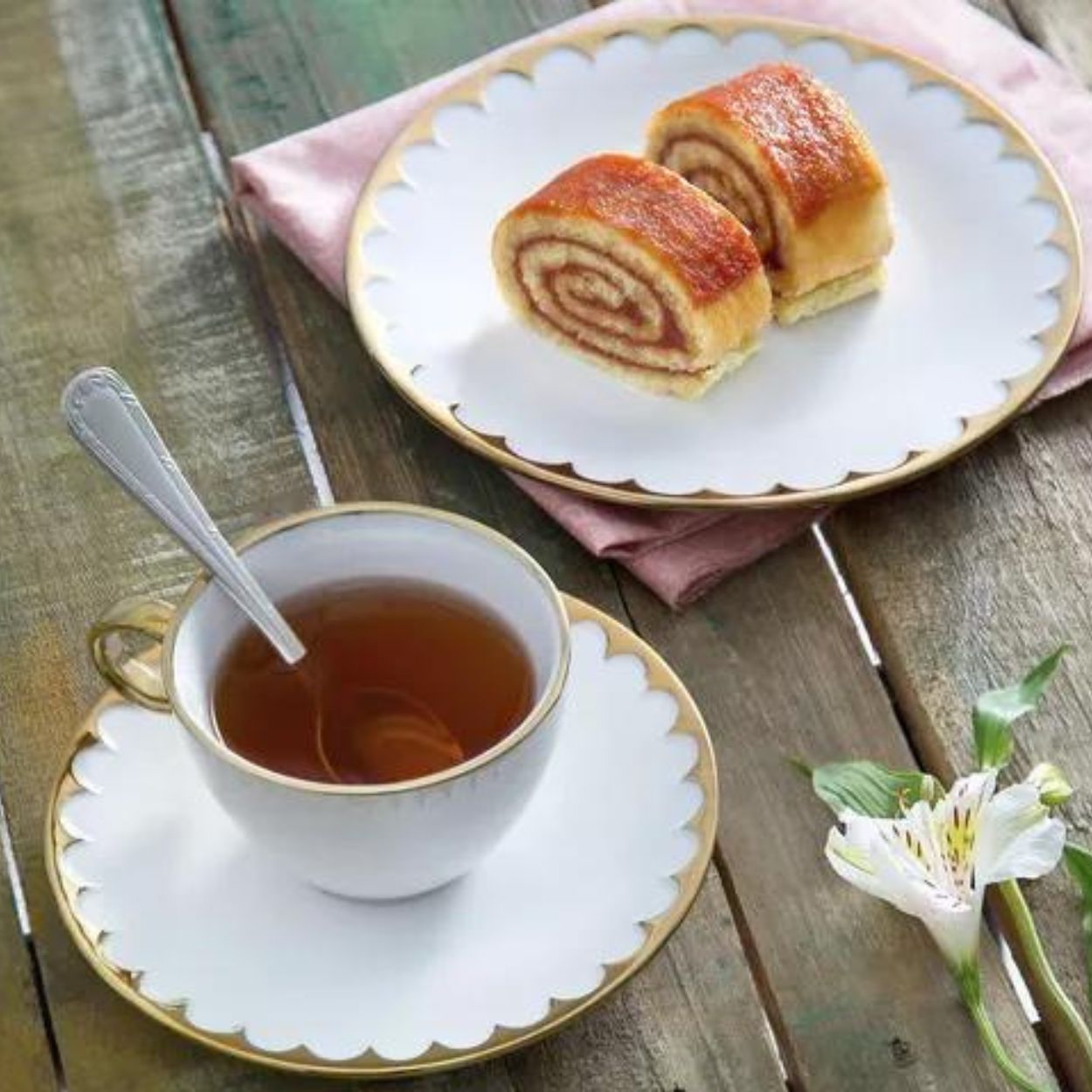Xícara Chá e Prato Sobremesa 18pç EGG Branca Fio Dourado Porcelana Wolff - Image 3