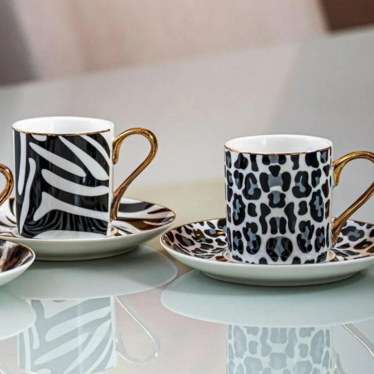 Jogo Xícaras para Café Aretha Porcelana New Bone Sortidas e Dourado 100ml 4un L'hermitage - Image 2