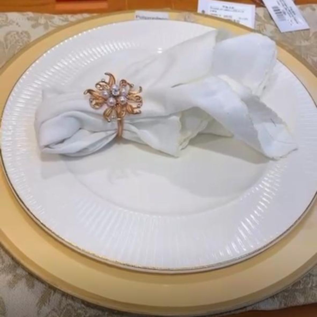 Aparelho de Jantar e Chá 30pçs Lavish Relevo Porcelana New Bone L`Hermitage - Image 5