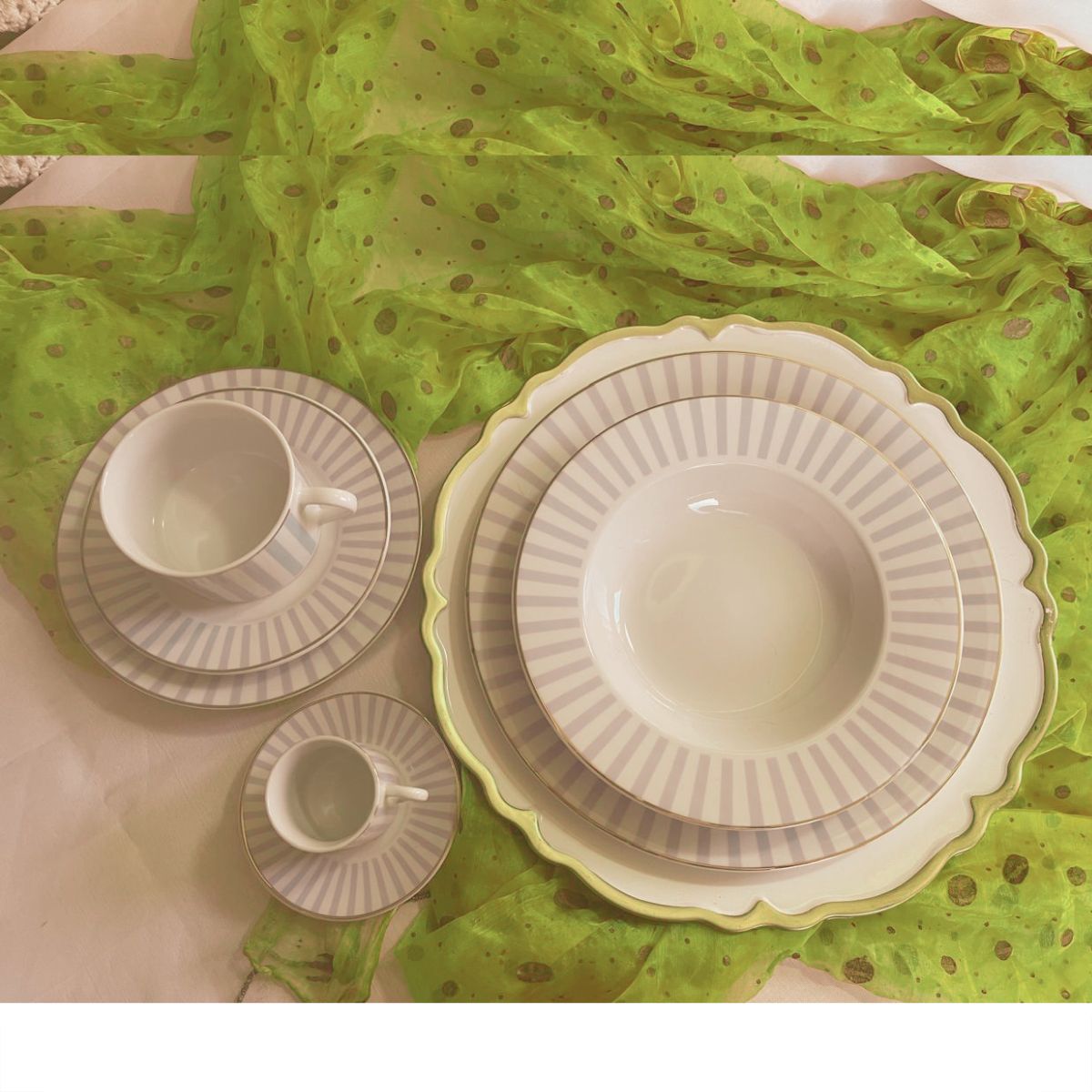 Aparelho de Jantar e Chá 42pçs Charming Bege Porcelana Borda Ouro L`Hermitage - Image 2