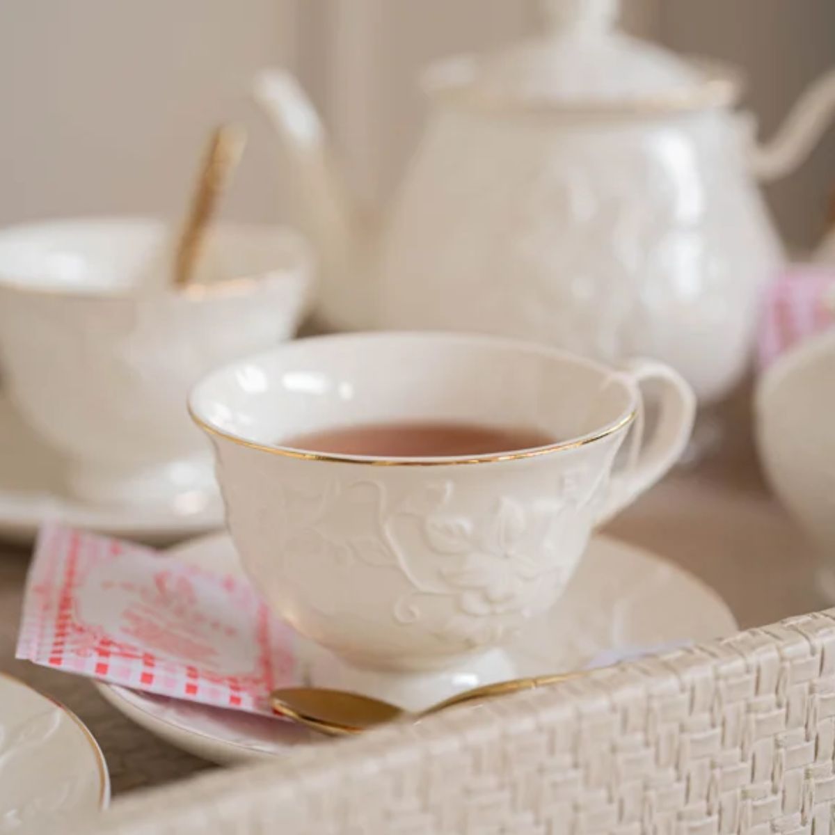 Jogo para Chá 14pç Scarlet Porcelana New Bone China Branco e Dourado L'Hermitage - Image 4
